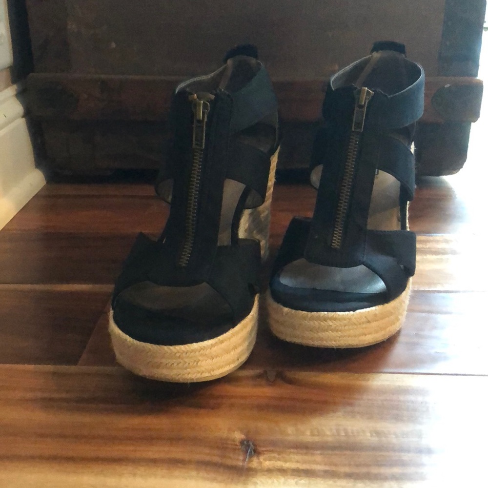 Wedge heels
